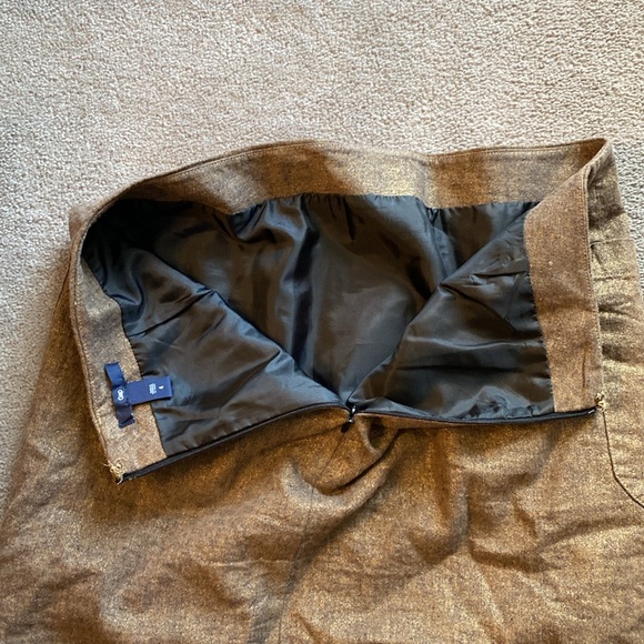 Gold skirt. Size 4 from the gap. Work in great condition. - Picture 5 of 5